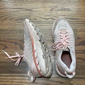 Hoka One One X OV Clifton 4 Outdoor Voices Pink